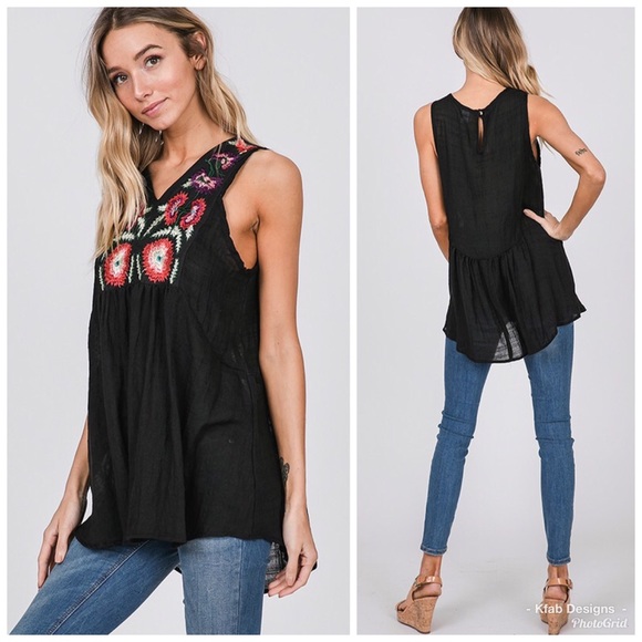 🥰LAST 1! Gorgeous Embroidered Tunic! 🌺 - Picture 4 of 8